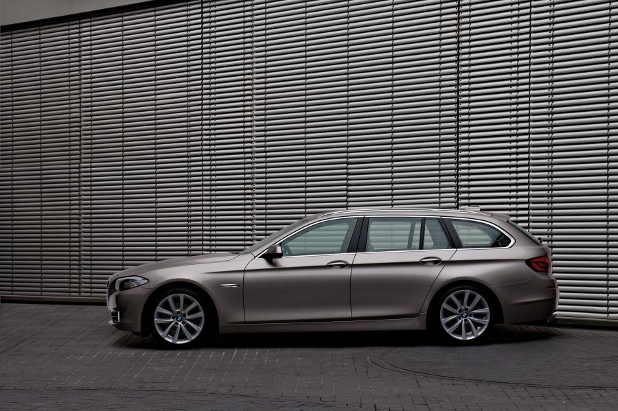  BMW 5-Series Touring 2011 года  (фото 10 из 59)